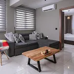 Unique1 - Two Bedroom Private Lux City Apartment